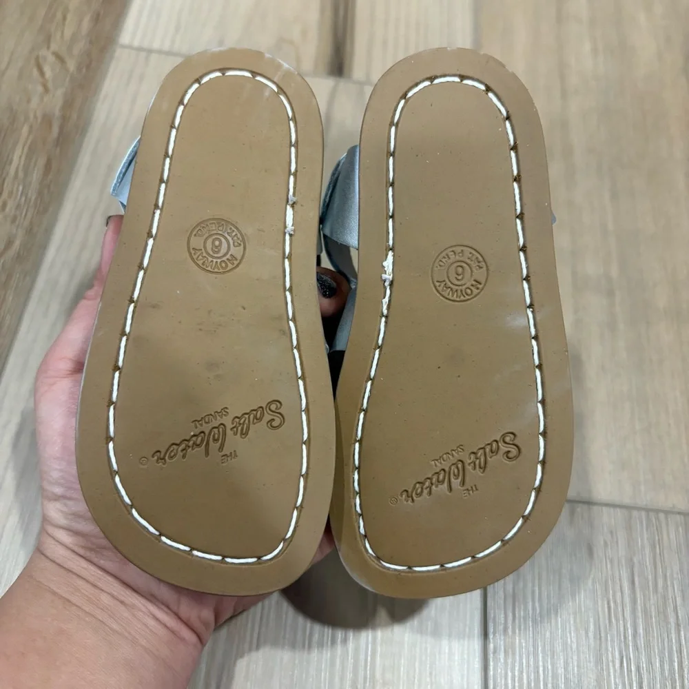 Salt Water Original Silver Sandals little kid size 6 NEW - Picture 5 of 6